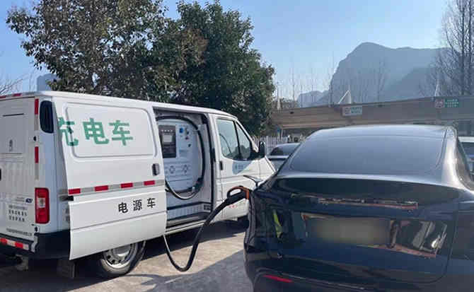 于都汽车搭电